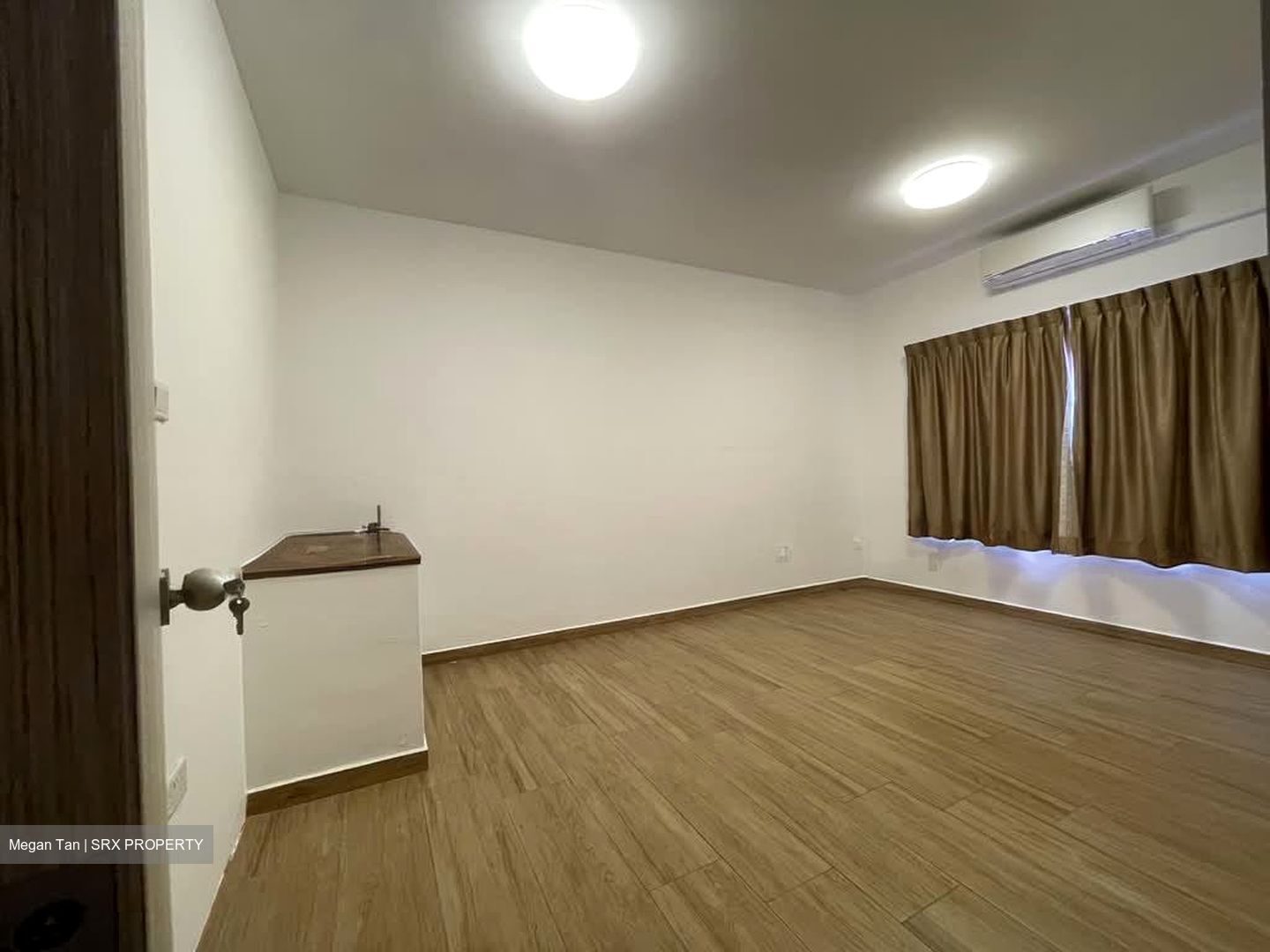 Sims Avenue East (D14), Terrace #555302181